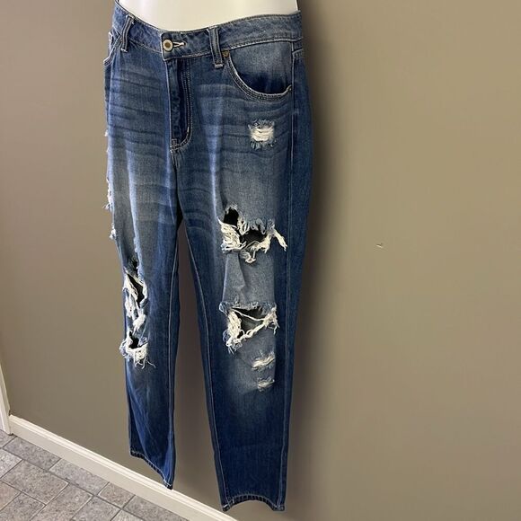 KanCan Medium Blue Very Distressed Faded Straight Leg 5-Pocket Jeans- Size 9/28 - Picture 2 of 12